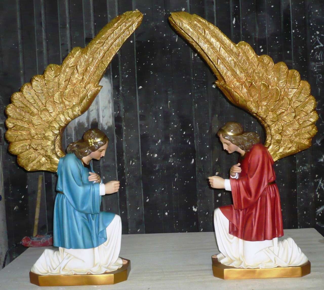 Adoring Angel 26″ (left or right)