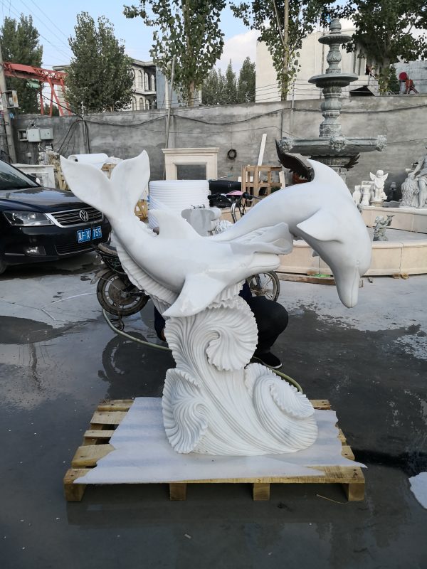 Untamed Grace: Exquisite Animal Sculpture