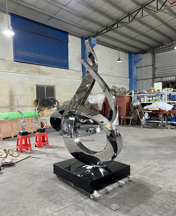 Abstract Stainless 1: Modern Elegance in Sculpture