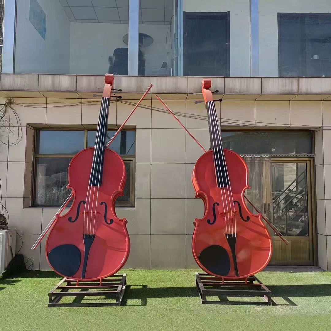 Elegant Bass Sculpture in Bronze