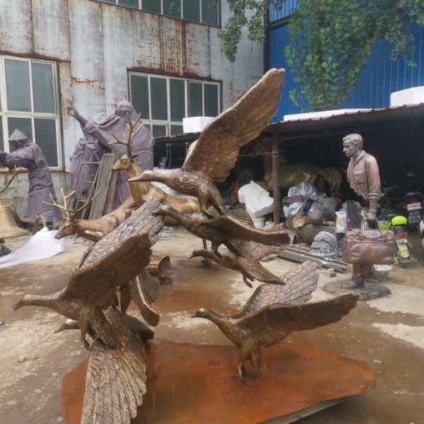 Elegantly Crafted Bronze Bird Sculpture