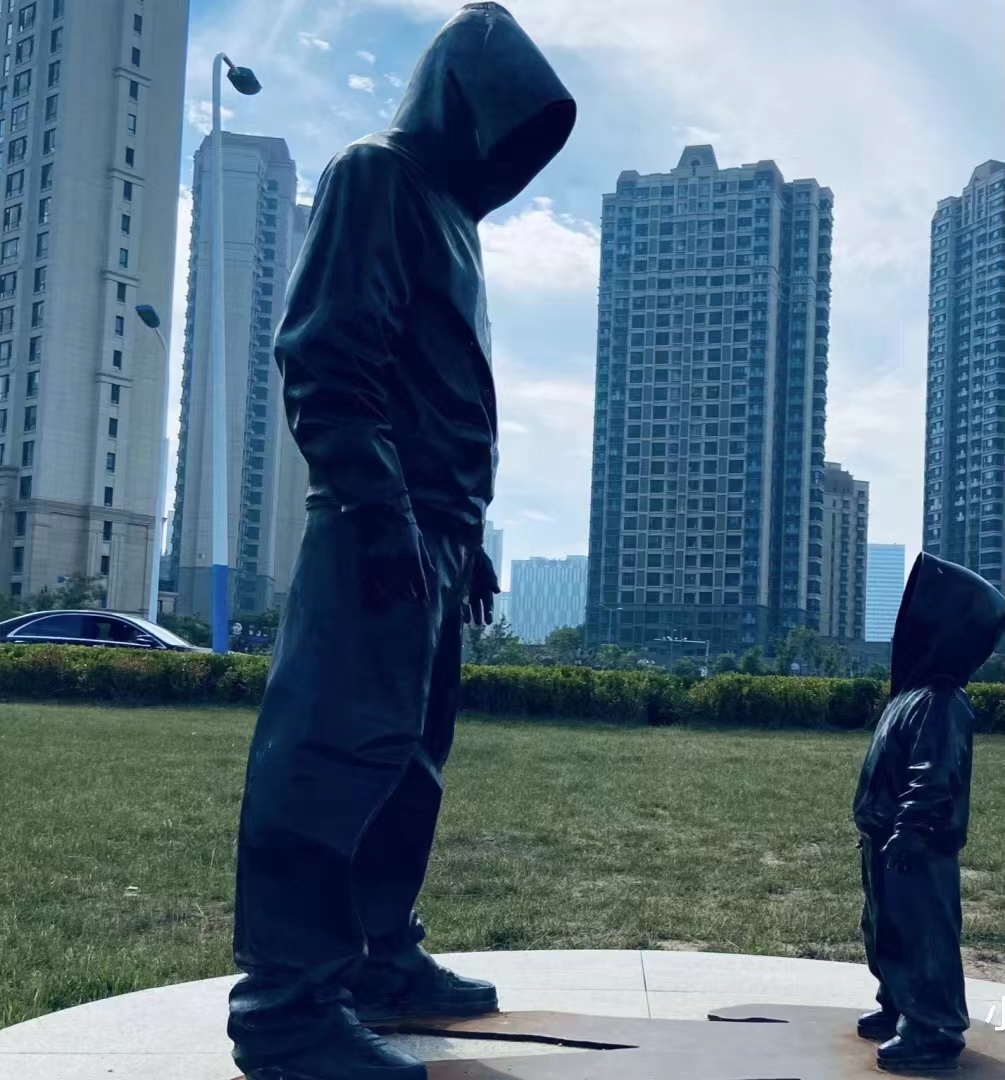 Father & Son: A Timeless Bond in Sculpture