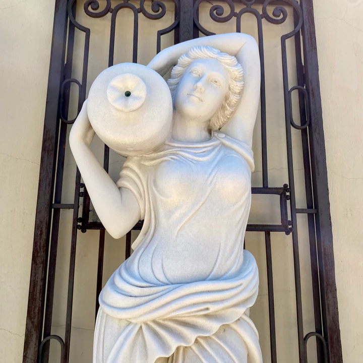 Elegance in Motion: Unnamed Fountains Sculpture