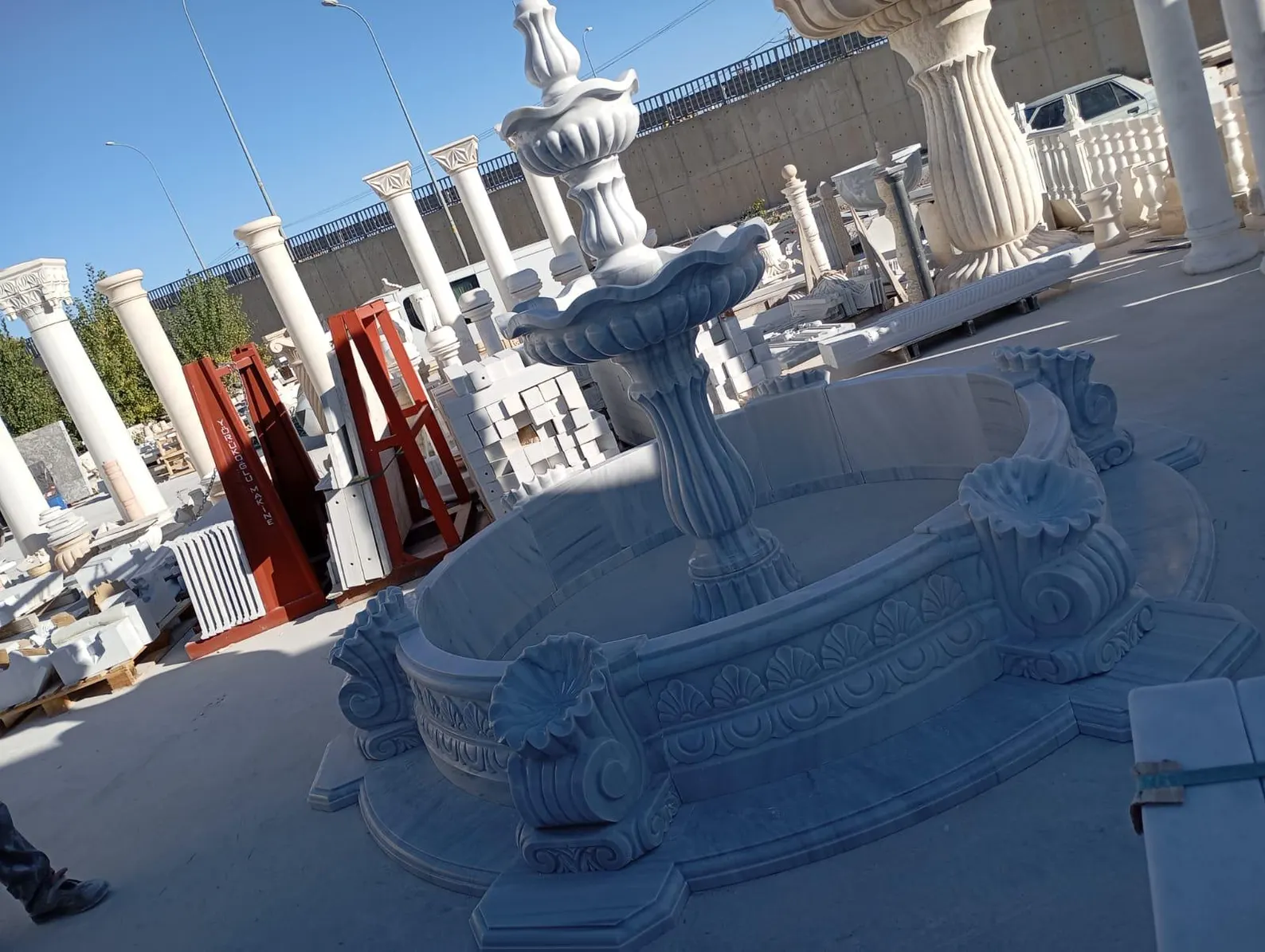 Elegant Water Flow Fountain Sculpture