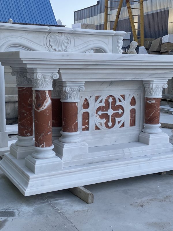 Altar 1: A Masterpiece of Architectural Sculpture