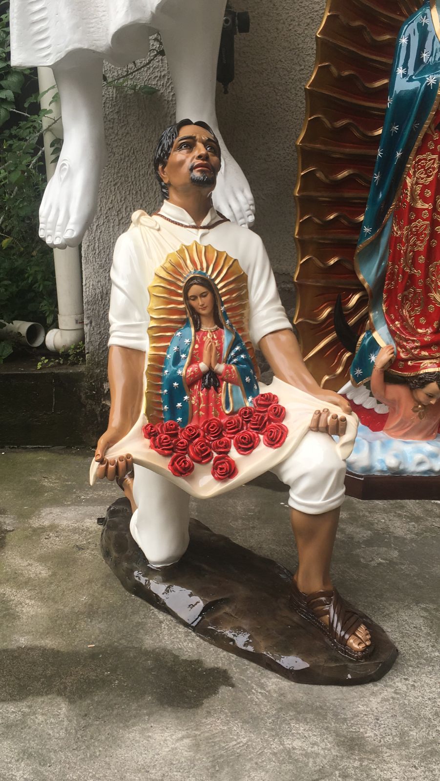 Juan Diego 41″ Kneeling