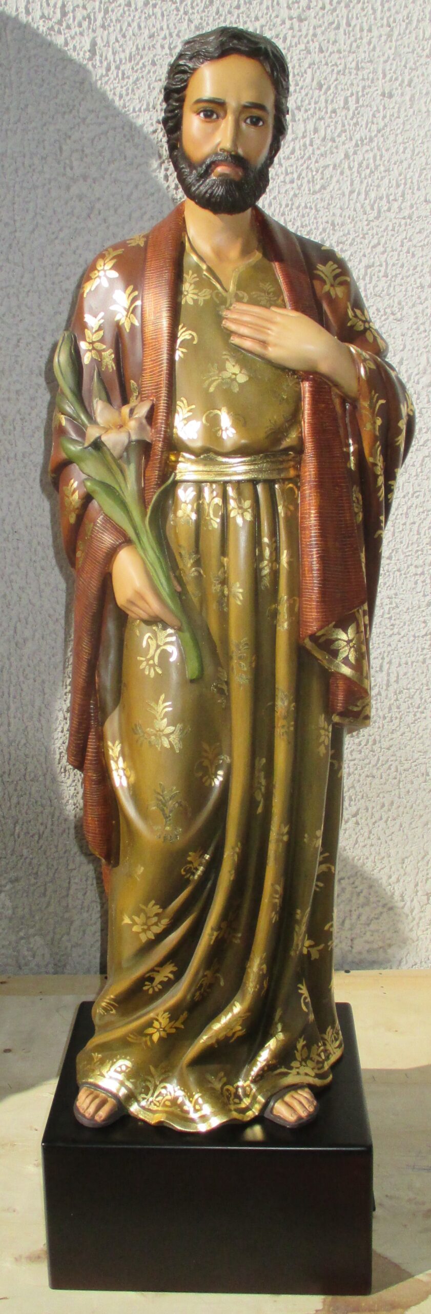 St. Joseph 36″ with Lily